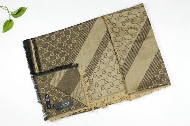 GUCCl square scarf 16